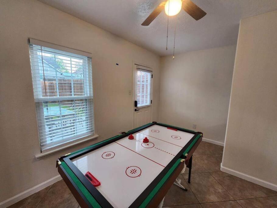 Lucky House - Tranquility In The Middle Of Houston - Tv In Every Room - 300 M2 Eksteriør billede